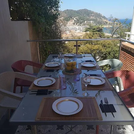 4 Bedrooms With Sea View Private Pool And Enclosed Garden At 4*