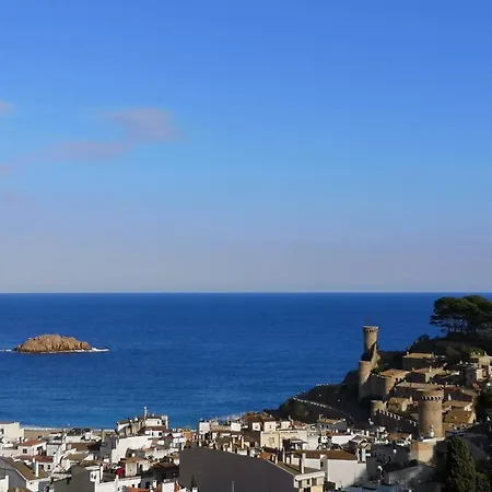 4 Bedrooms With Sea View Private Pool And Enclosed Garden At