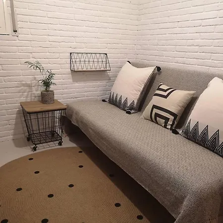 Hotel 4 Bedrooms With Sea View Private Pool And Enclosed Garden At 4*