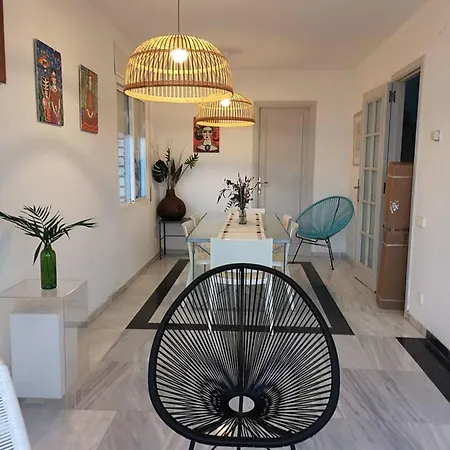 4 Bedrooms With Sea View Private Pool And Enclosed Garden At 4*