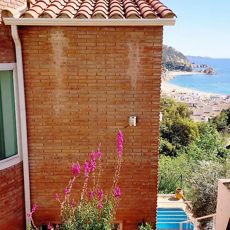 Hotel 4 Bedrooms With Sea View Private Pool And Enclosed Garden At 4*