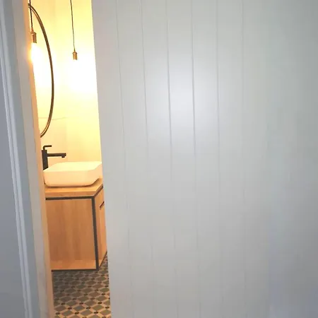 4 Bedrooms With Sea View Private Pool And Enclosed Garden At 4*