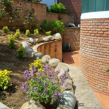 Hotel 4 Bedrooms With Sea View Private Pool And Enclosed Garden At 4*